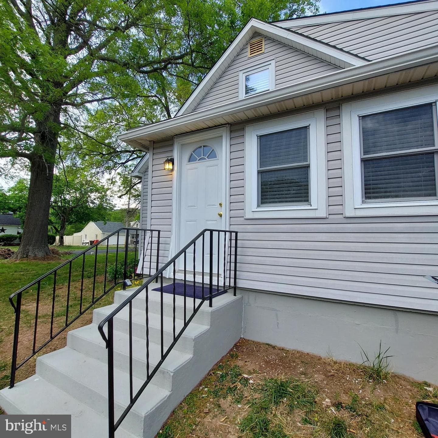 1506 Hilltop Road photo 2