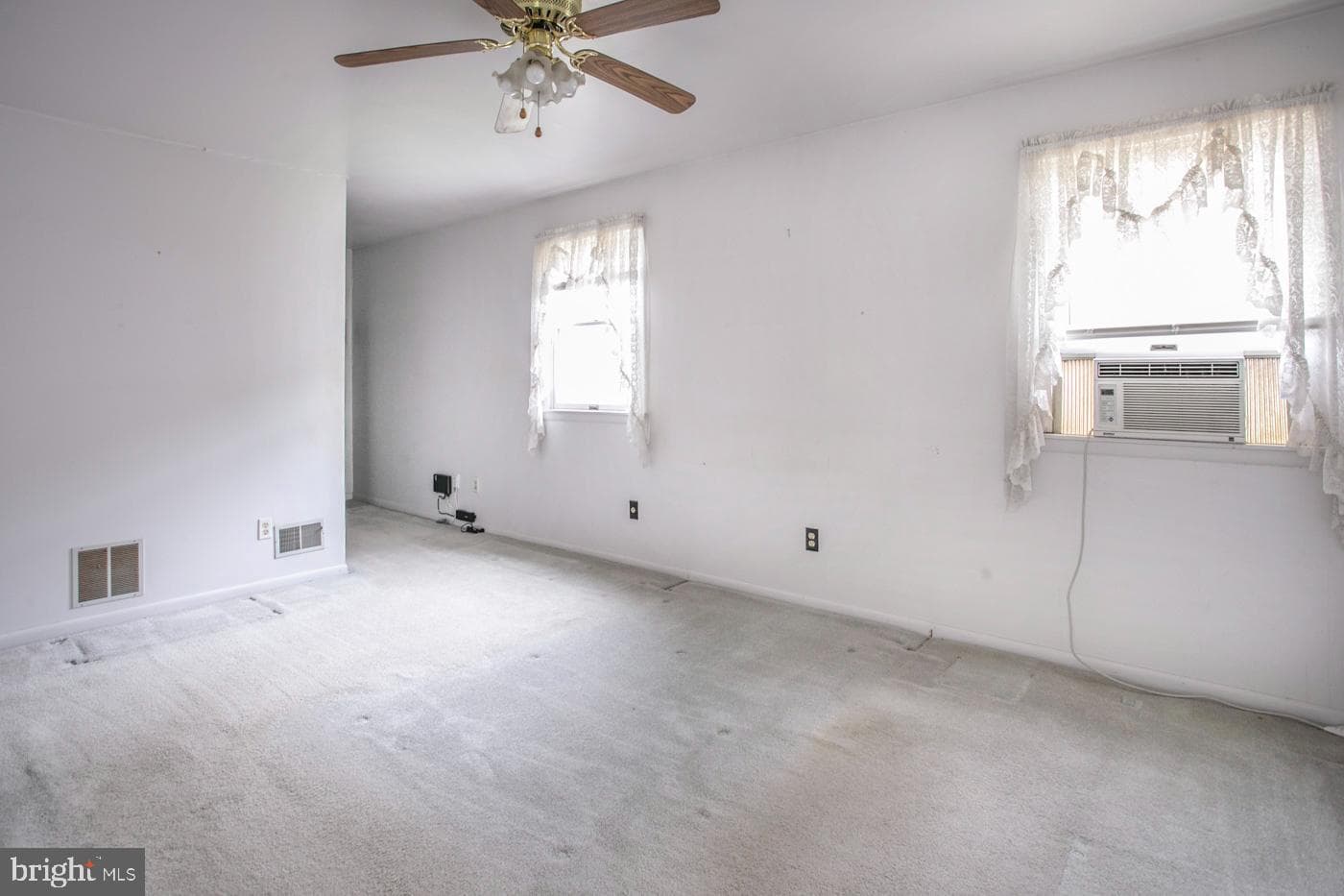 7 Hollywood Avenue photo 11