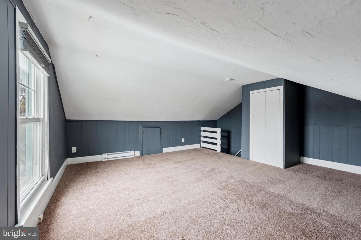 137 E 9th Avenue photo 21