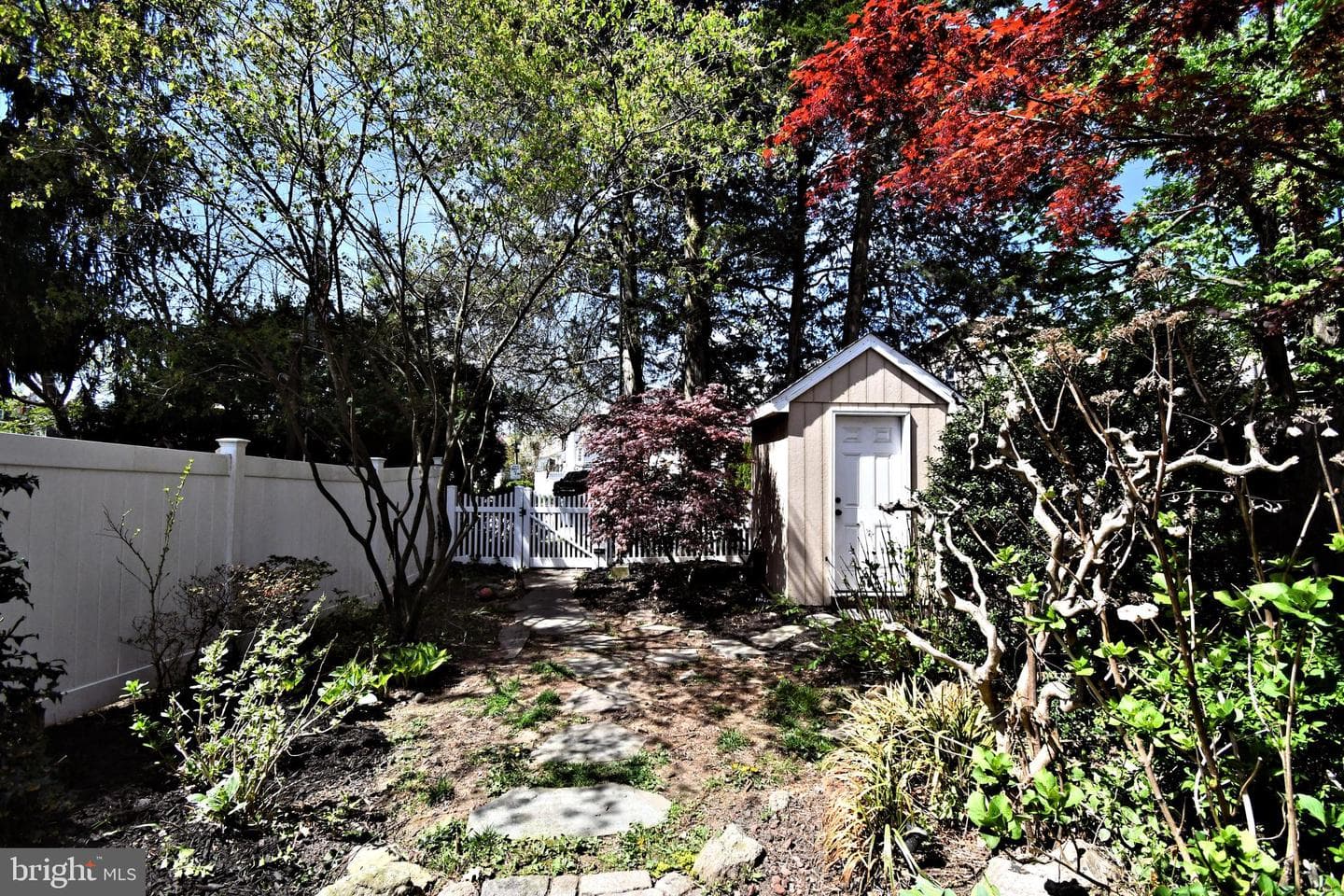 5 Ambler Road photo 36