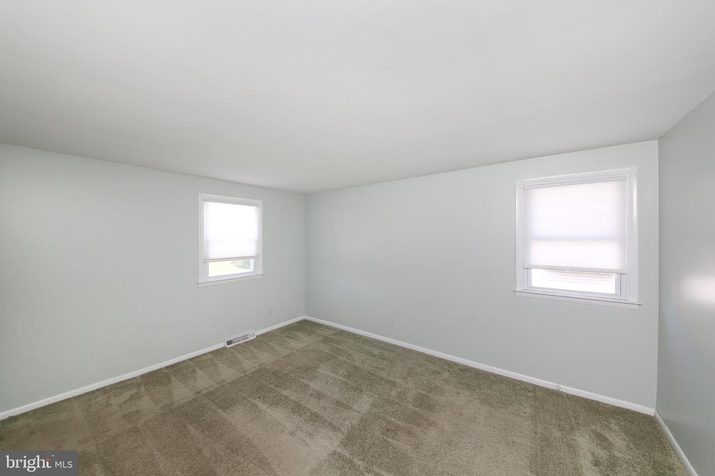 10 Glenn Circle photo 14