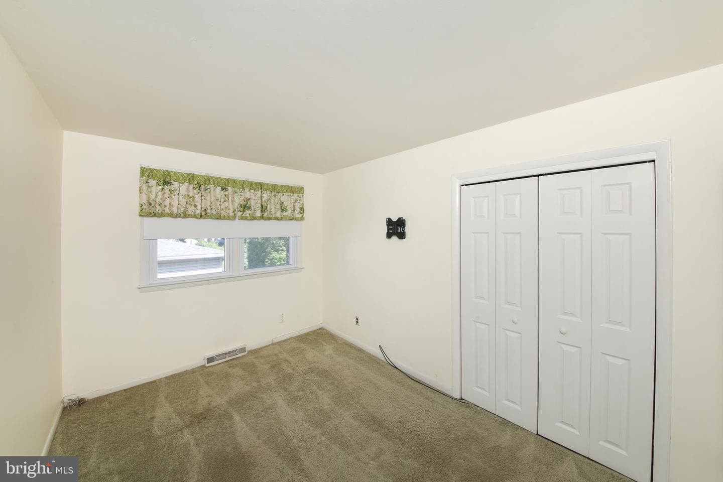 10 Glenn Circle photo 19