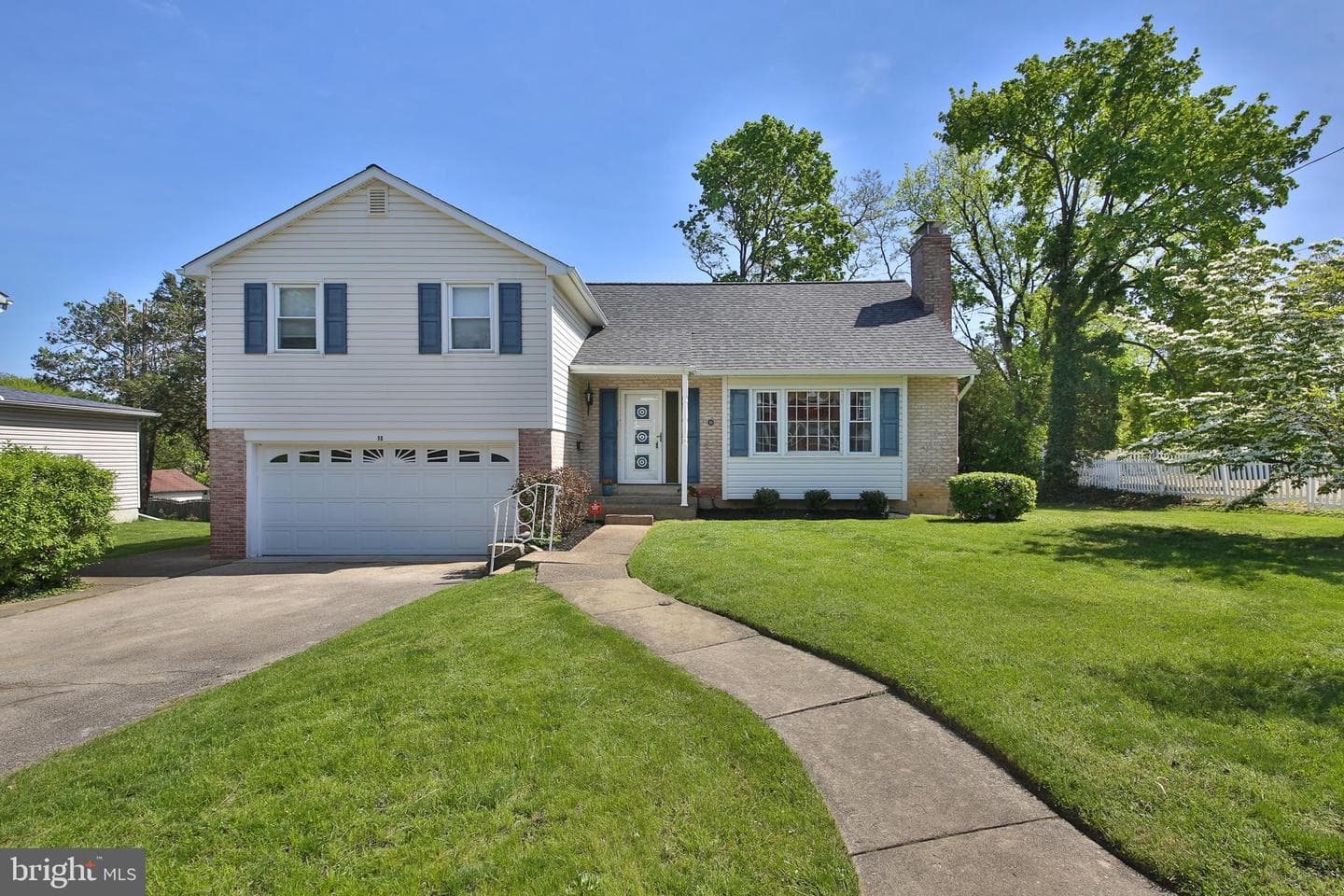 10 Glenn Circle photo 2