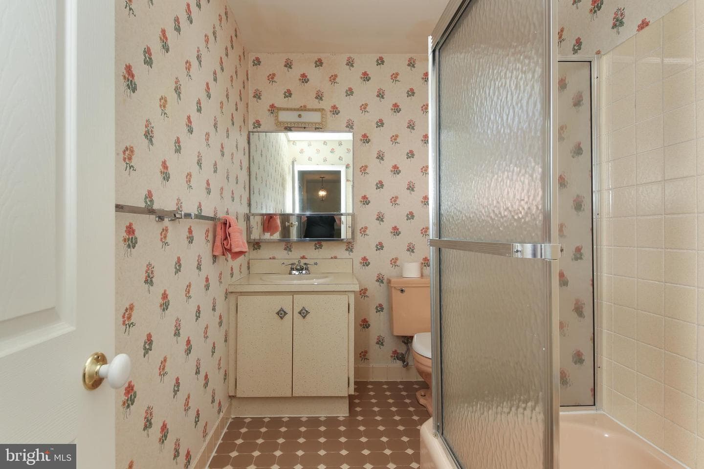 10 Glenn Circle photo 22
