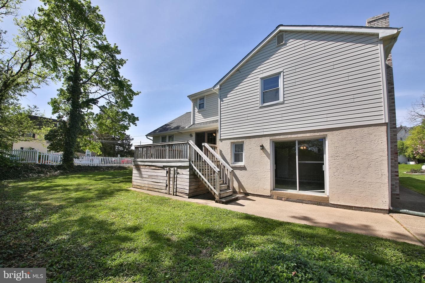 10 Glenn Circle photo 4