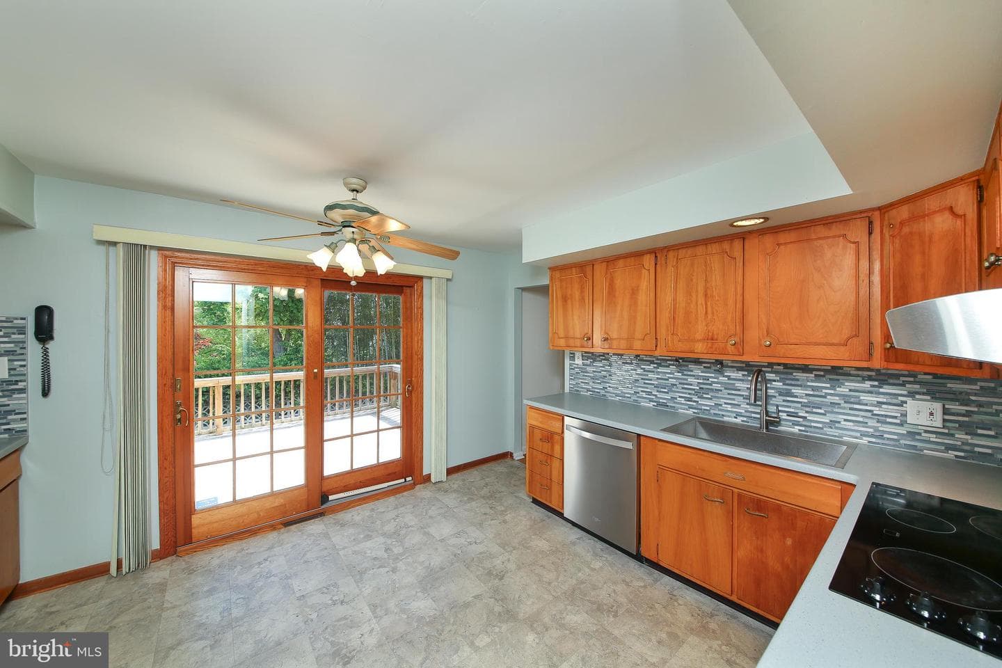 10 Glenn Circle photo 9