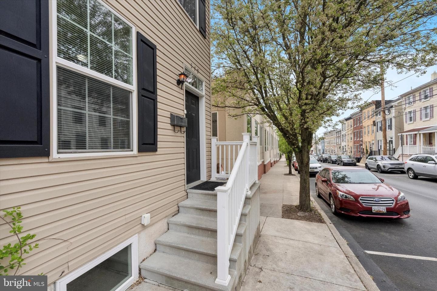 379 E Elm Street photo 2