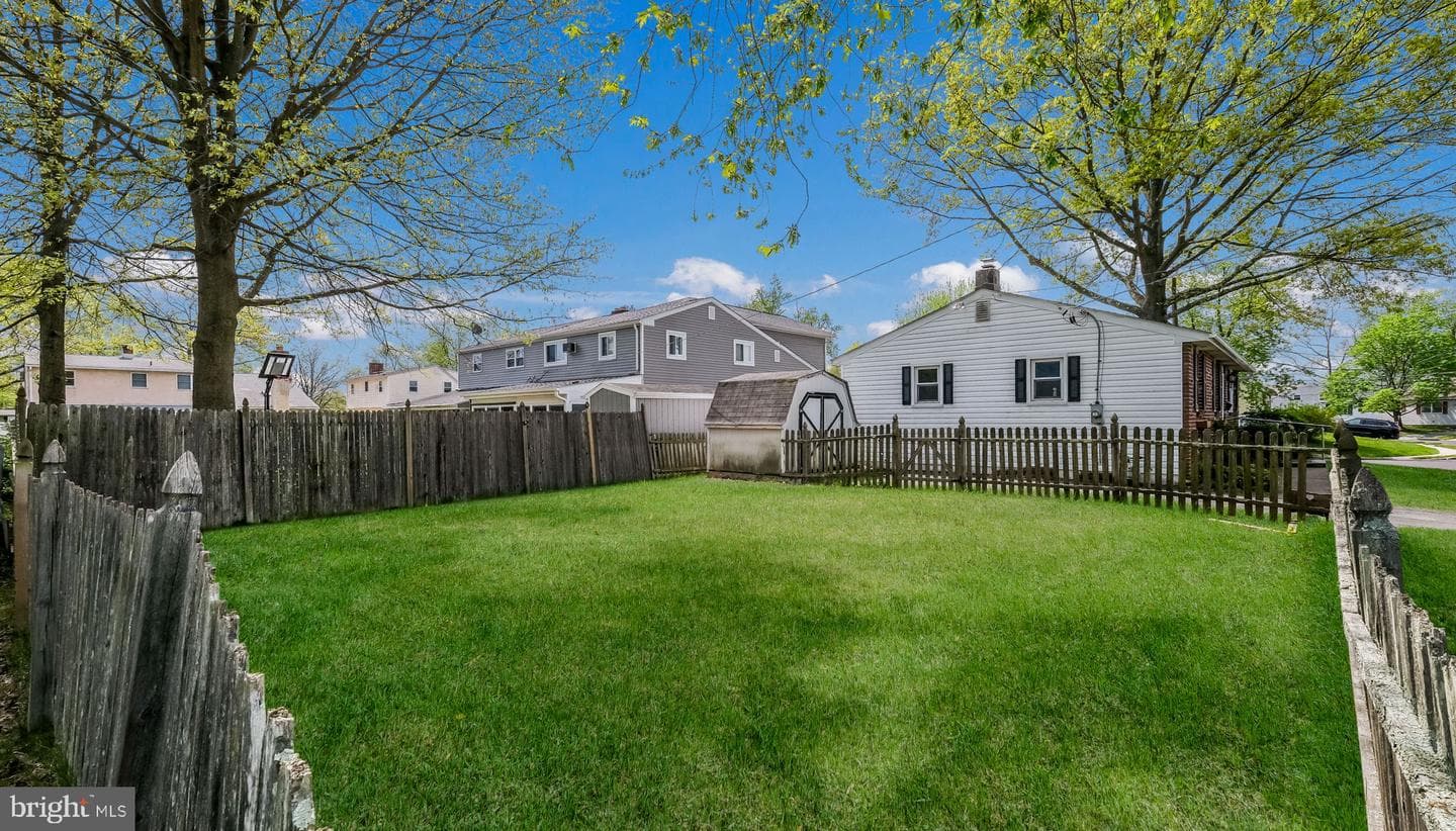 499 Wade Avenue photo 23