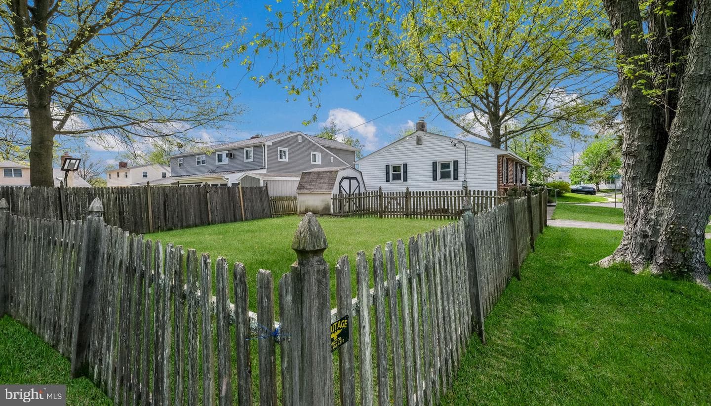 499 Wade Avenue photo 24