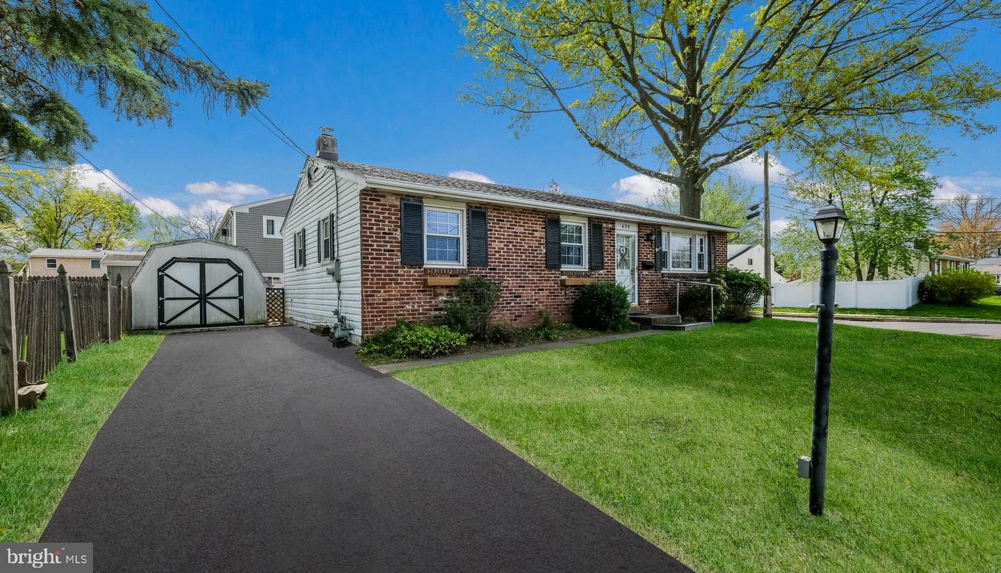 499 Wade Avenue photo 3