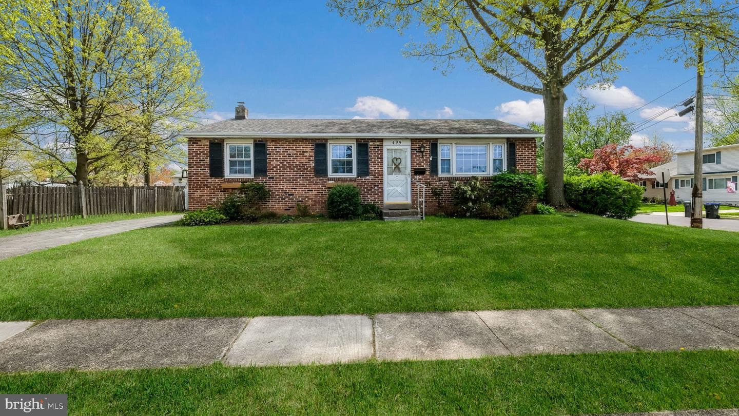 499 Wade Avenue photo 5