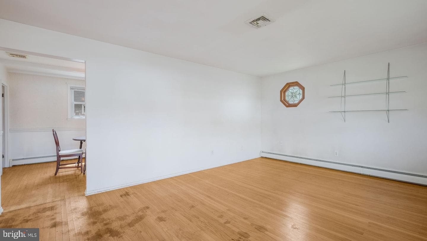 499 Wade Avenue photo 8