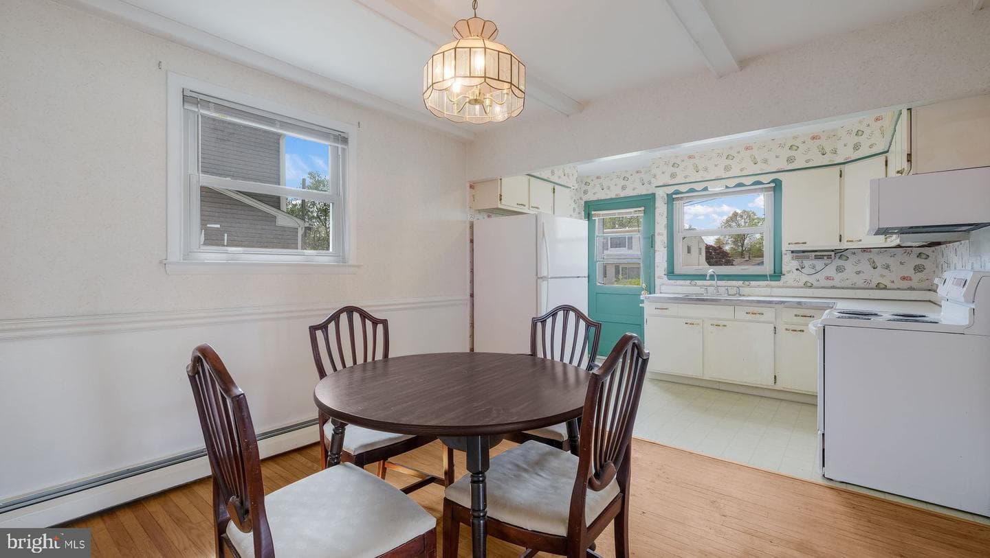 499 Wade Avenue photo 9