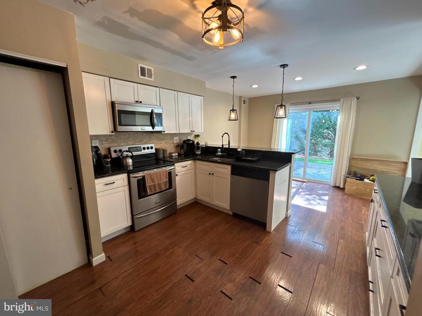 721 Springhouse Court photo 13