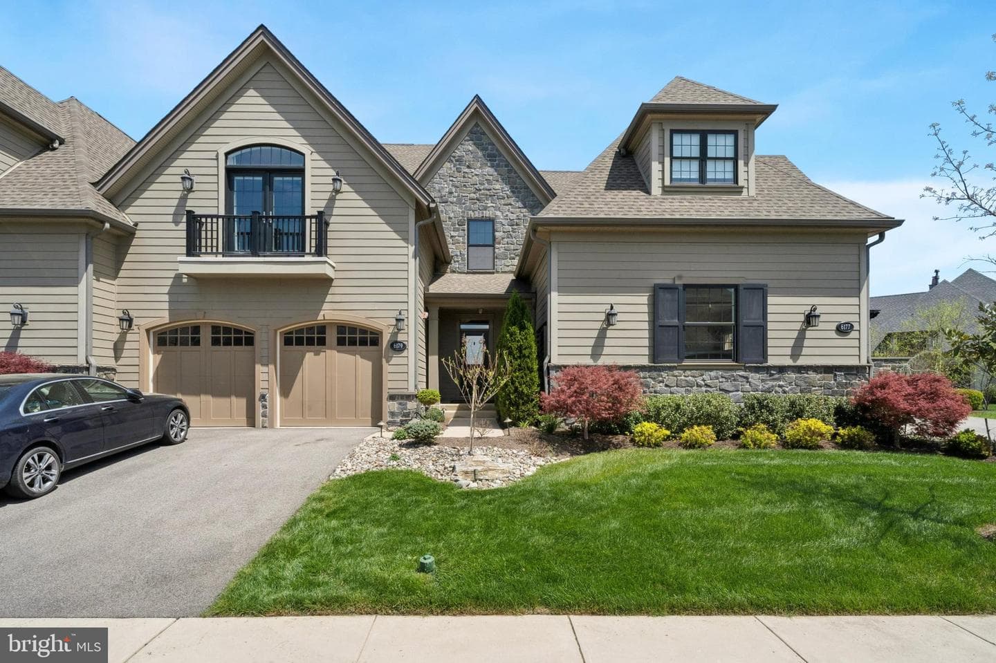 6179 Creekside Drive photo 1