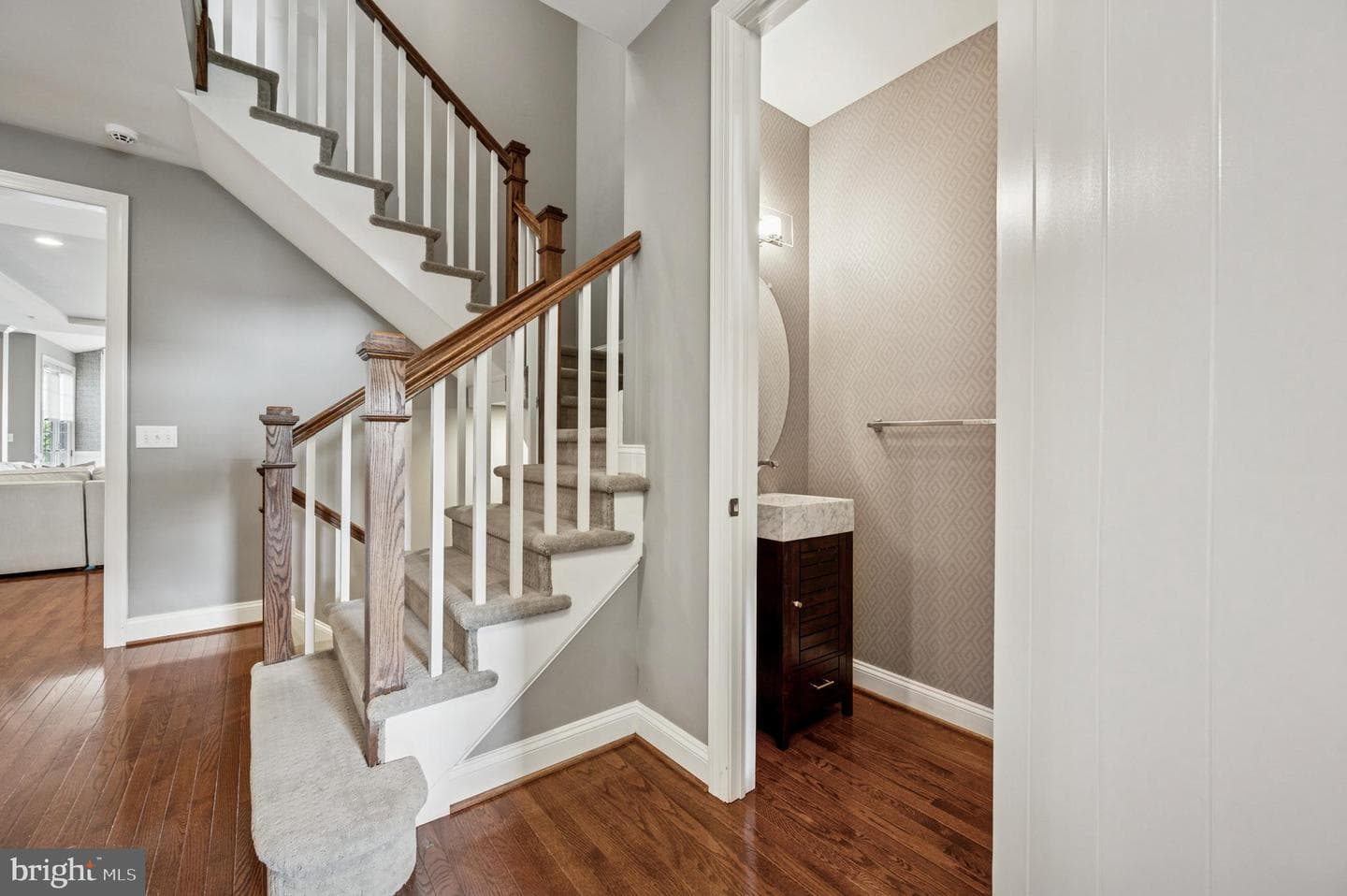 6179 Creekside Drive photo 9