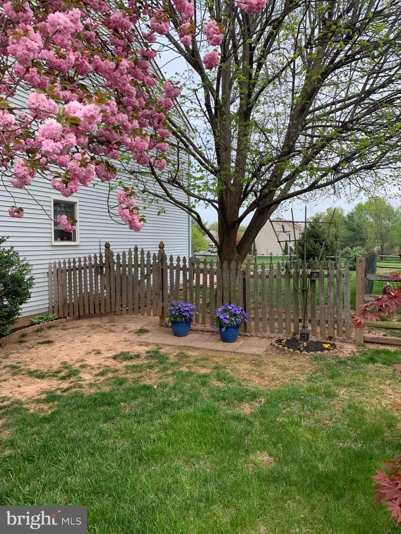 177 Winding Way photo 4