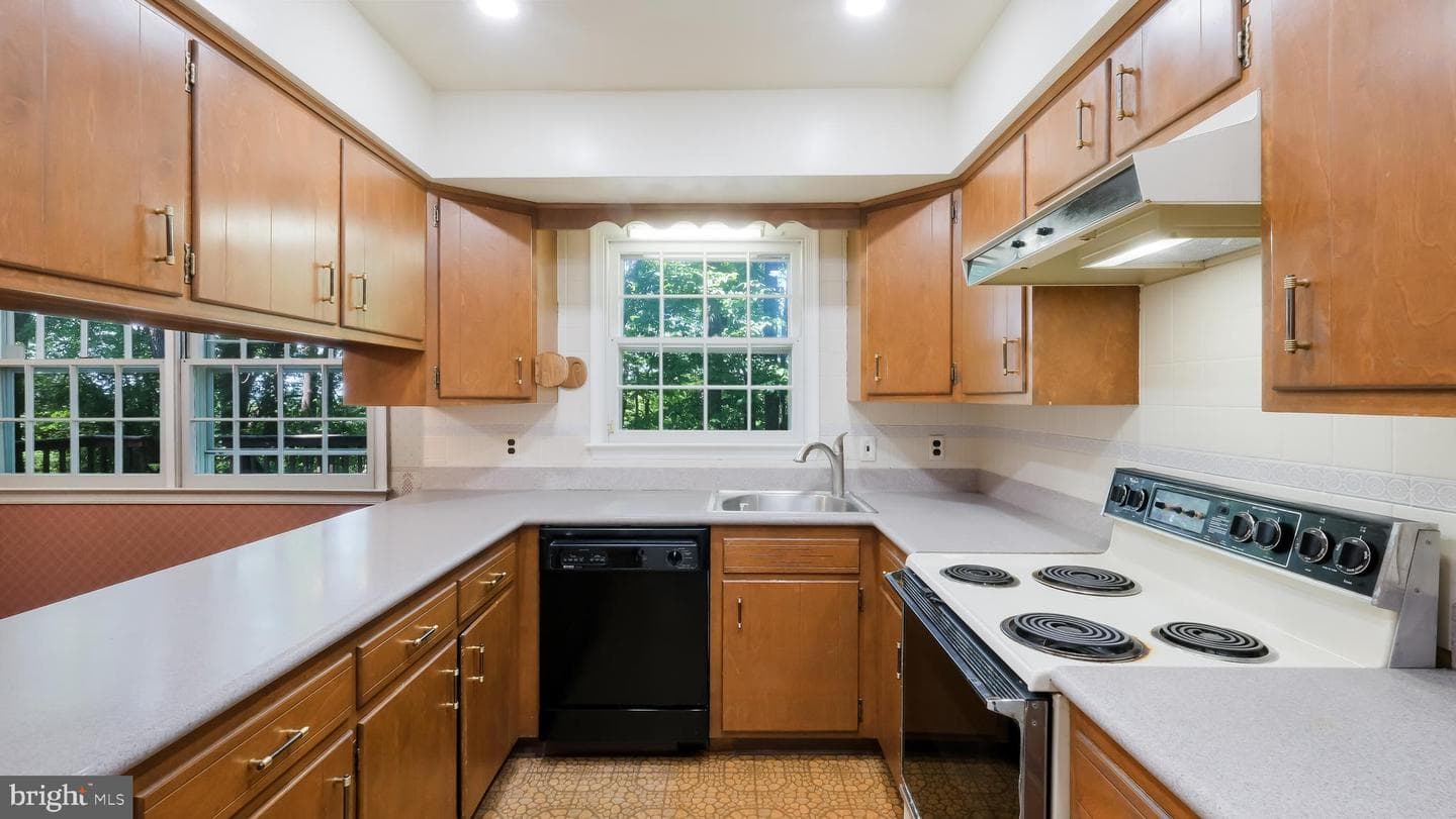1418 Malcolm Drive photo 13