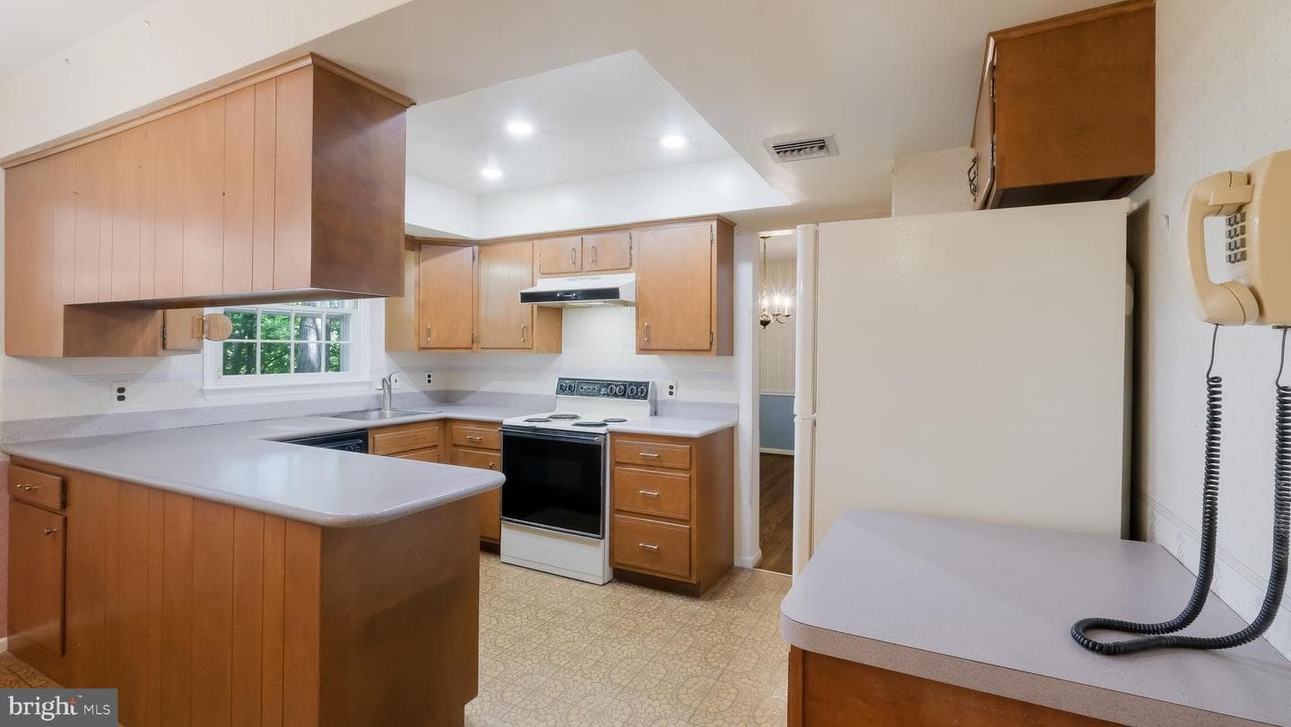 1418 Malcolm Drive photo 14