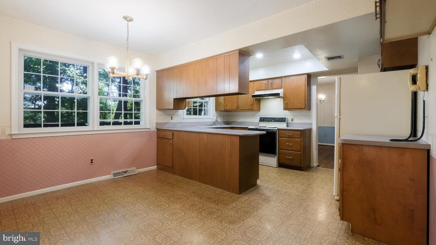 1418 Malcolm Drive photo 15