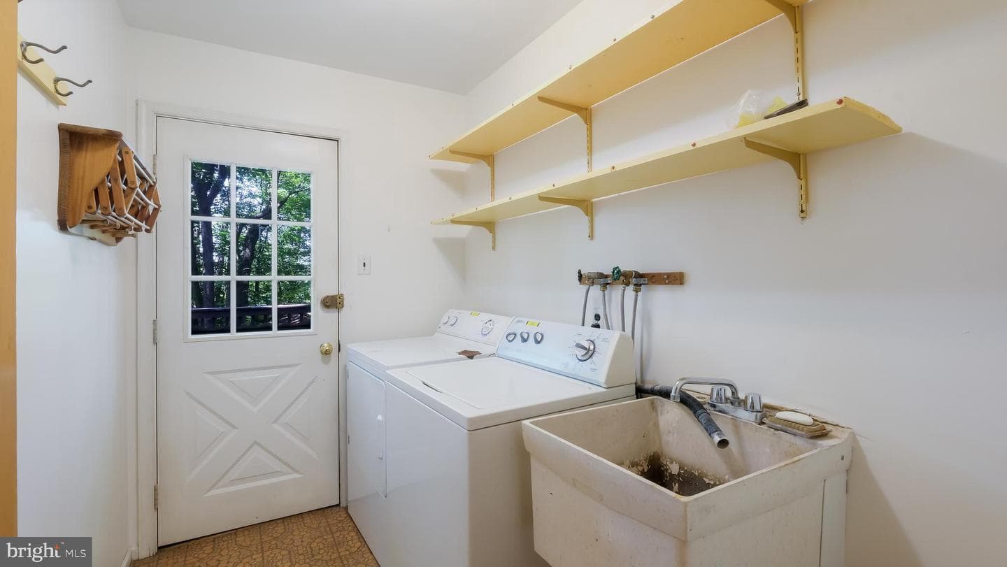 1418 Malcolm Drive photo 17