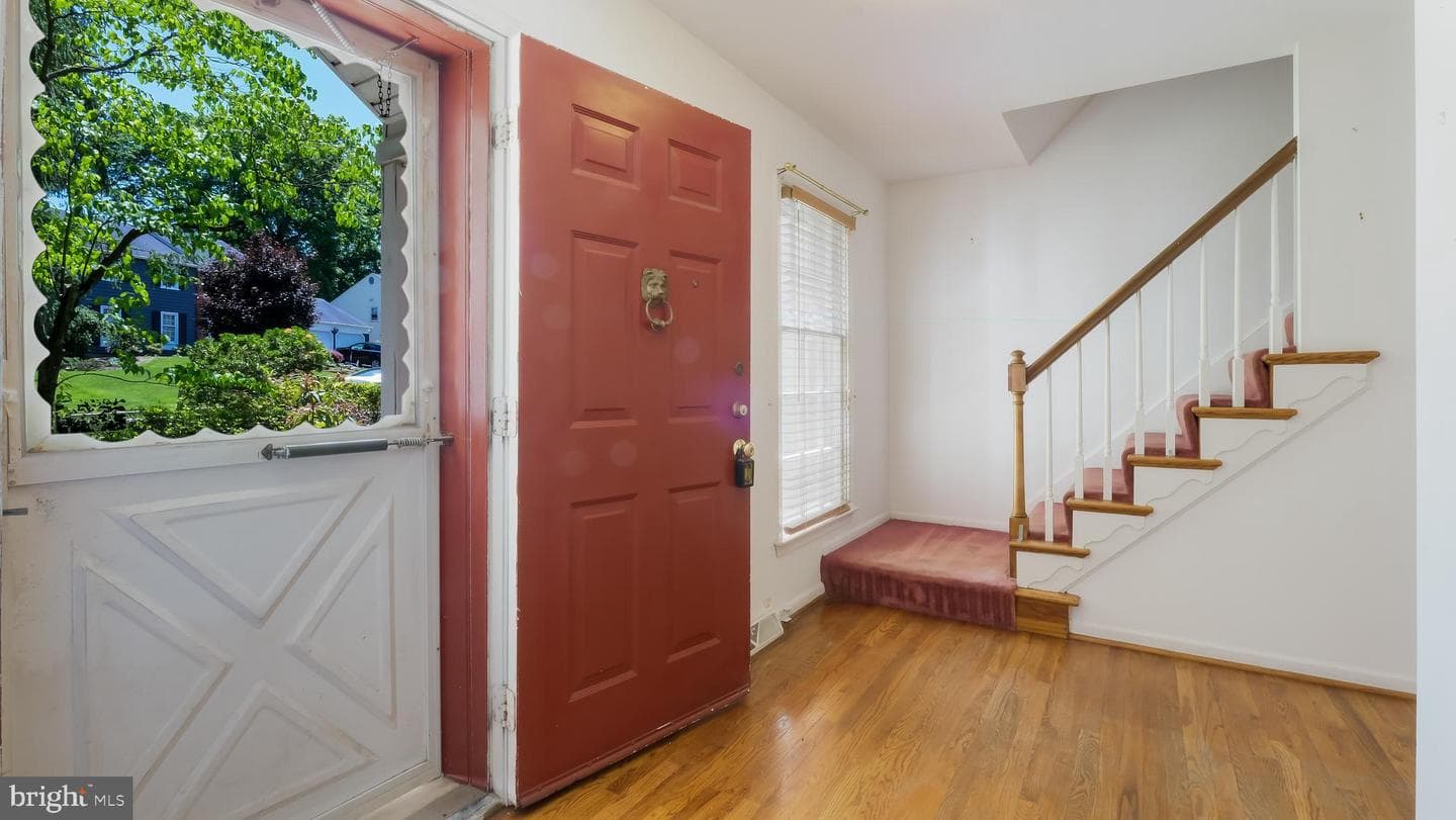 1418 Malcolm Drive photo 4