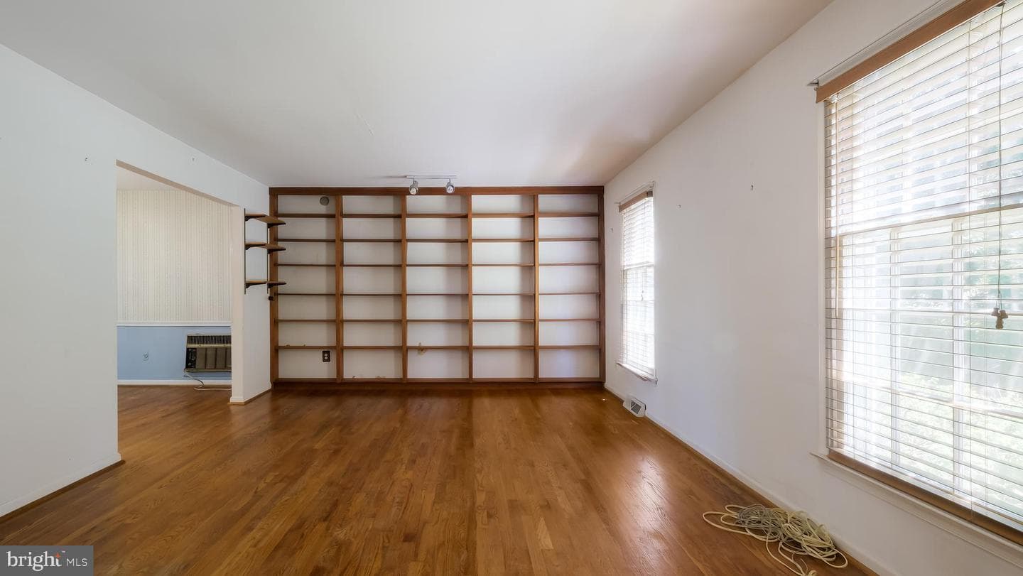 1418 Malcolm Drive photo 6