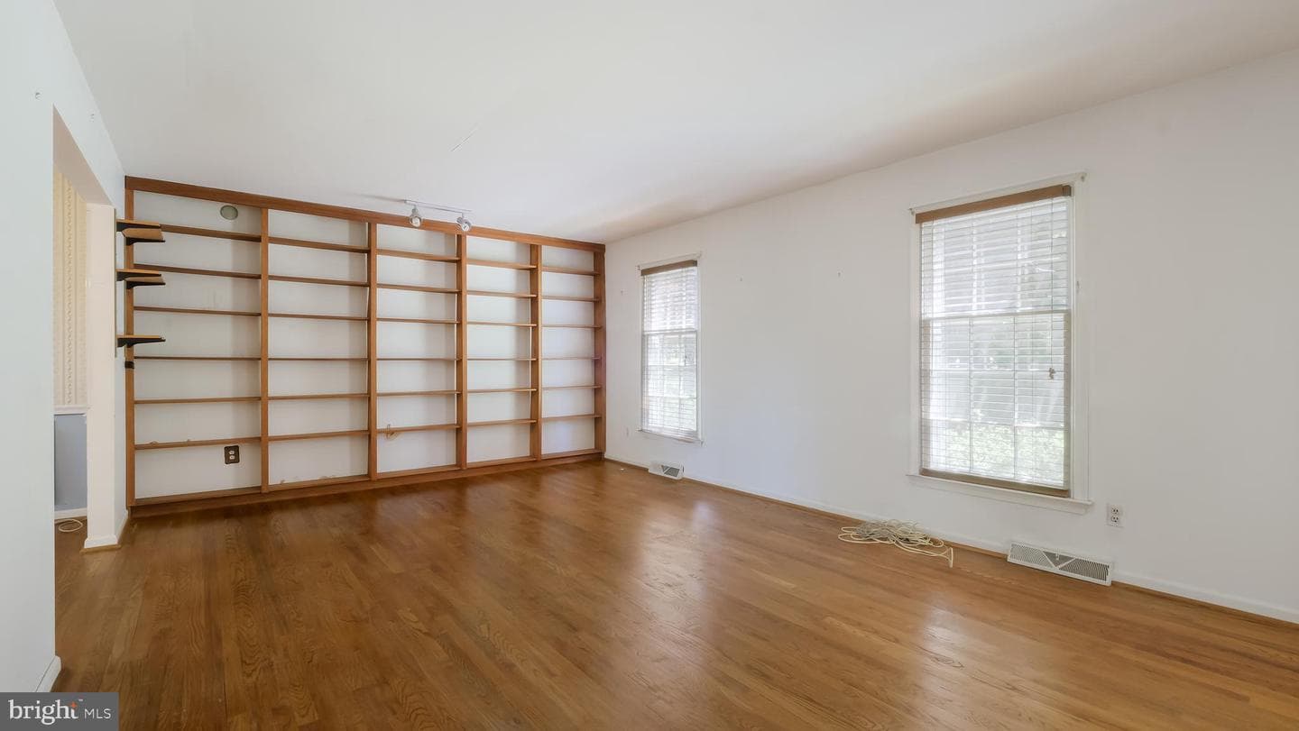 1418 Malcolm Drive photo 7