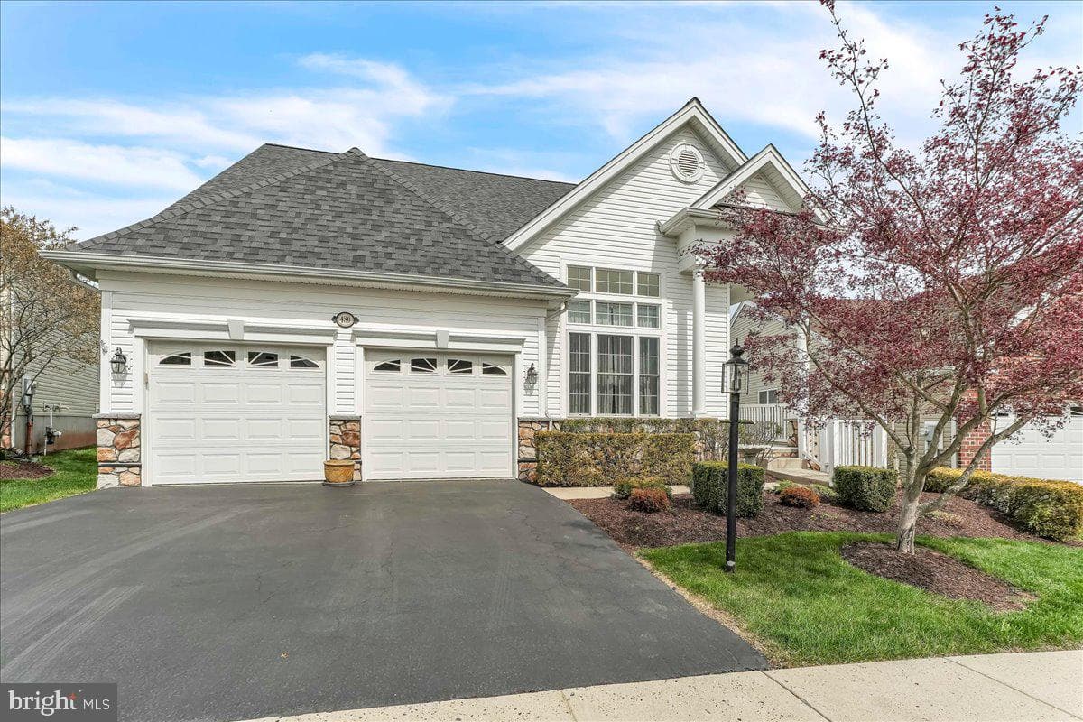 480 Peters Way photo 1