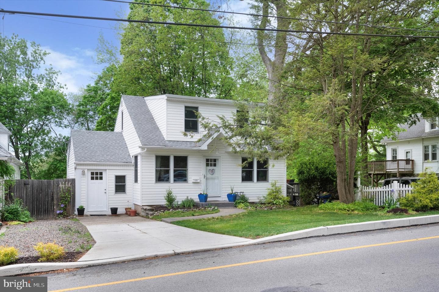 628 Edge Hill Road photo 1
