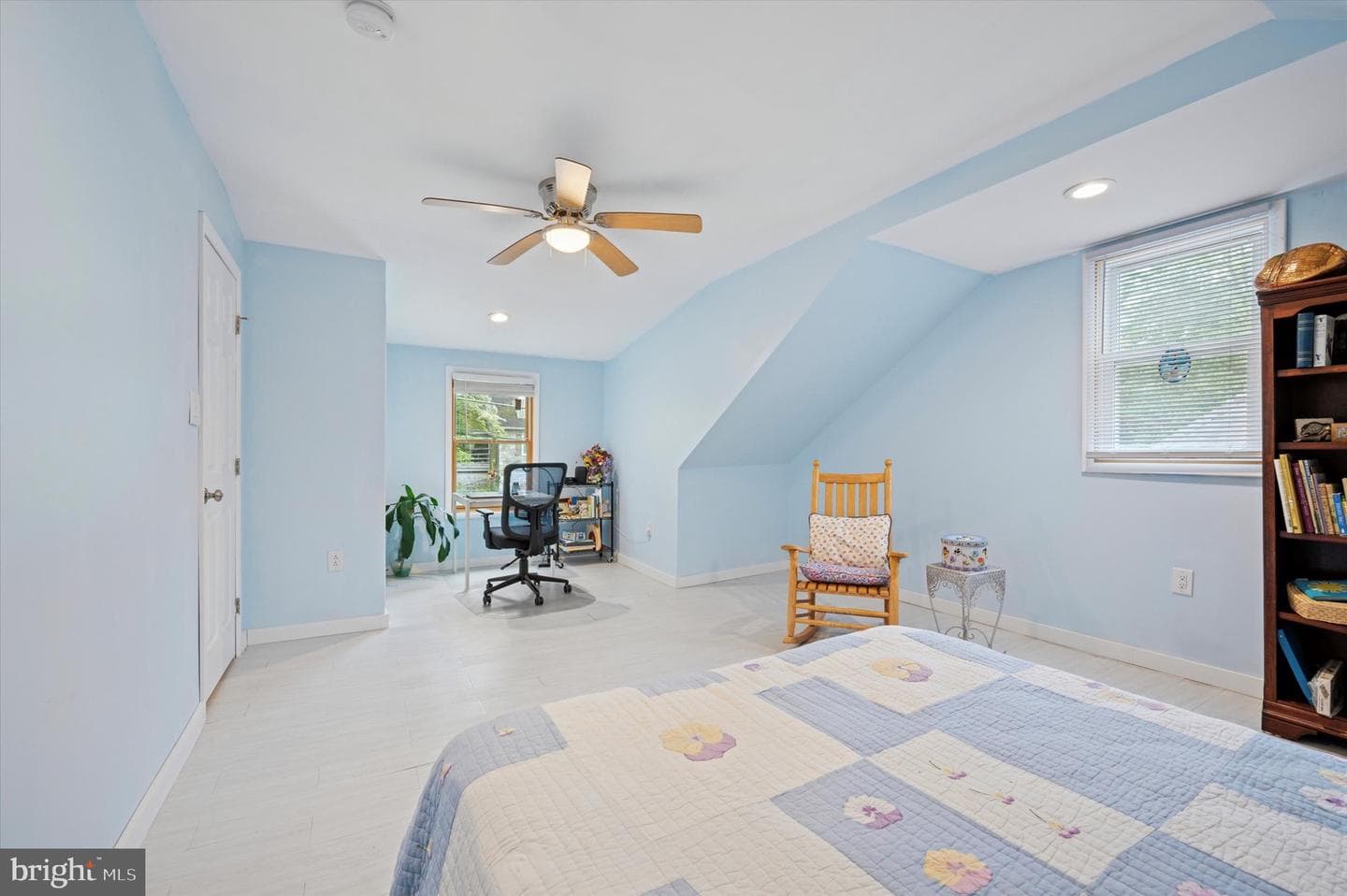 628 Edge Hill Road photo 18