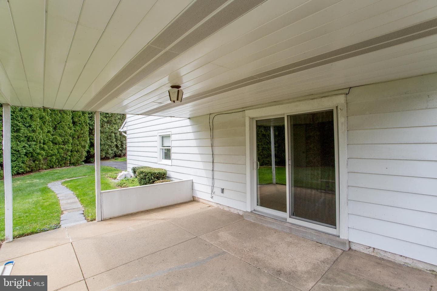 1751 Kimball Avenue photo 33
