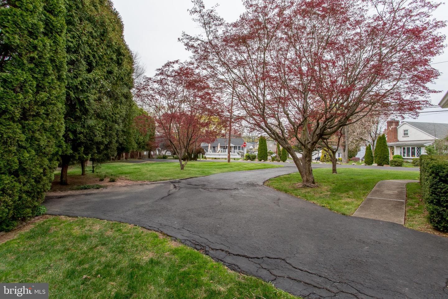 1751 Kimball Avenue photo 37