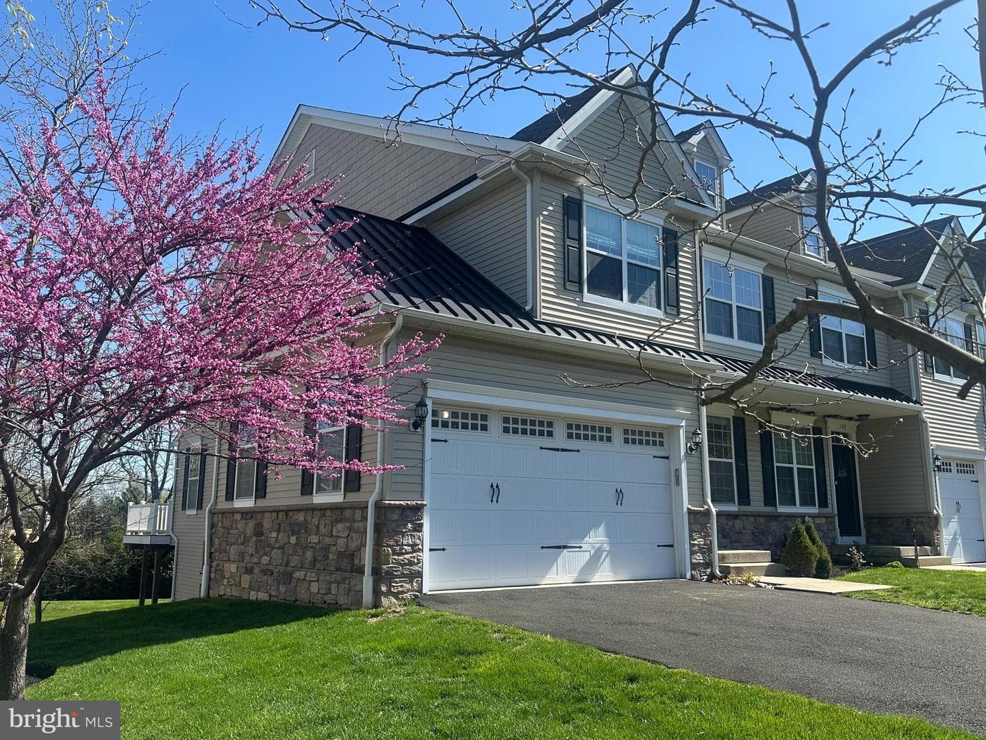 116 High Point Avenue photo 2