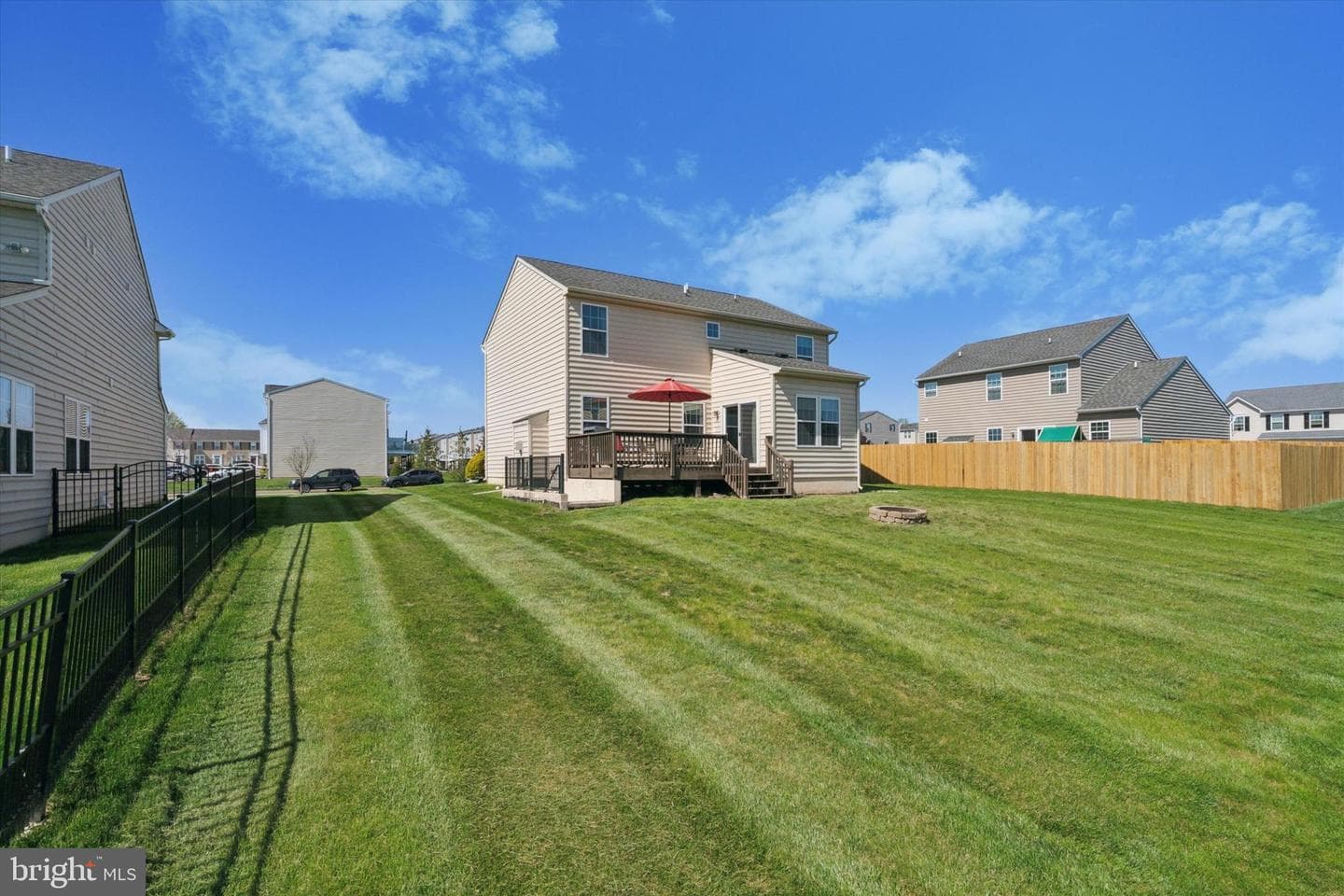 113 Chalet Road photo 32
