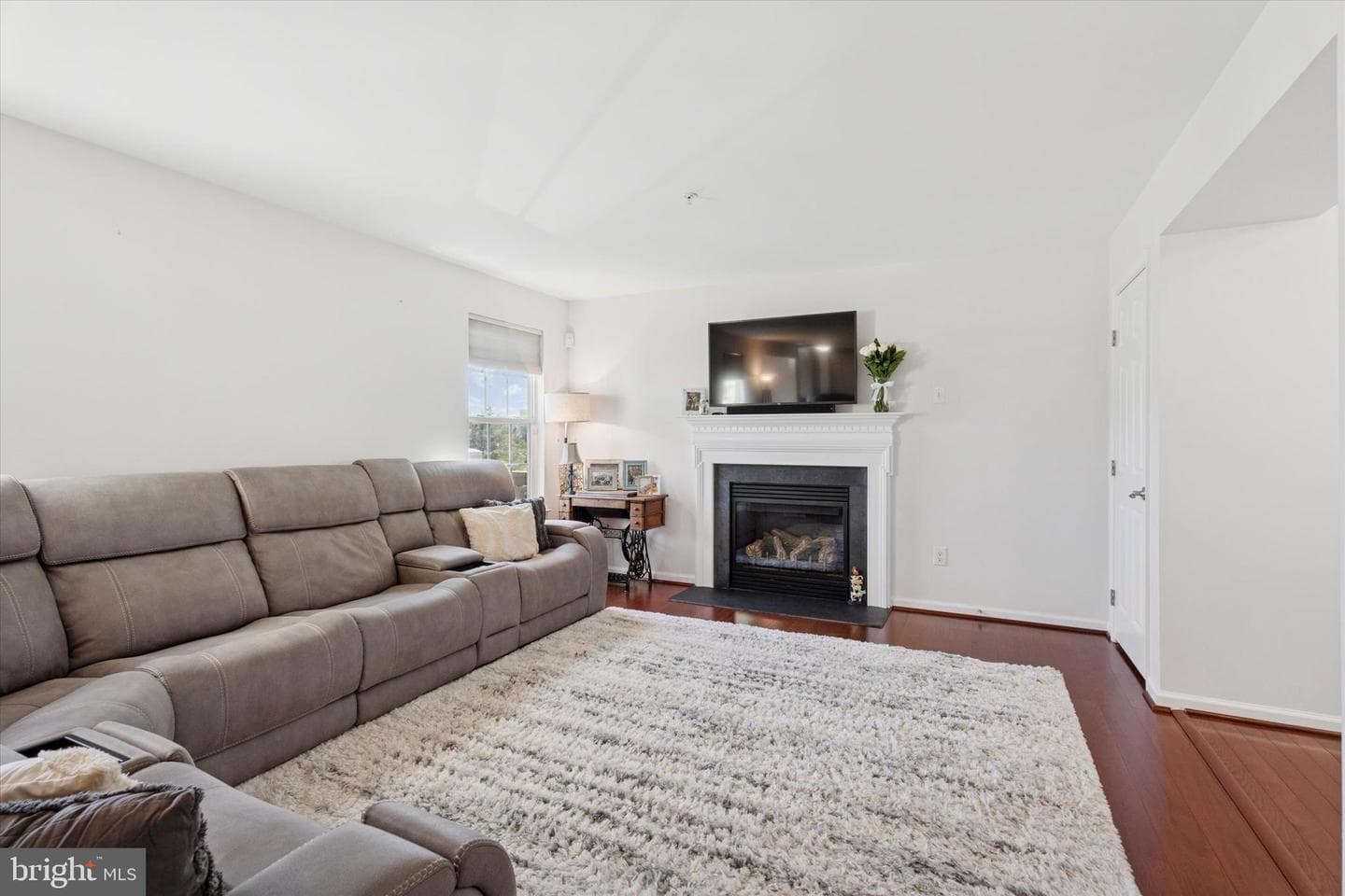 113 Chalet Road photo 6
