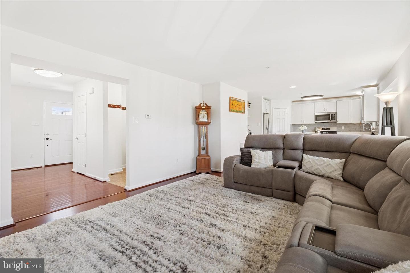 113 Chalet Road photo 8