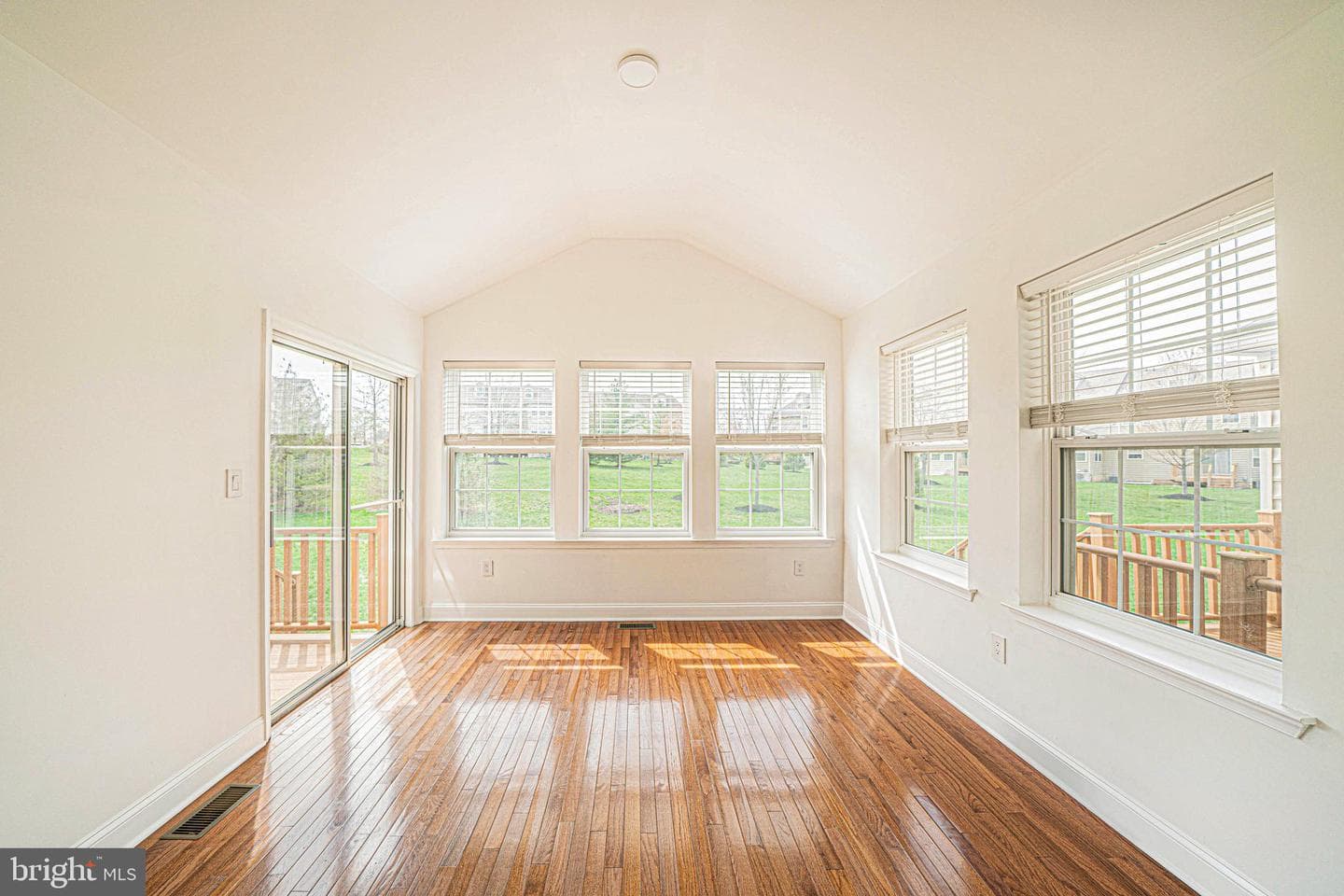34 Arbor Circle photo 13