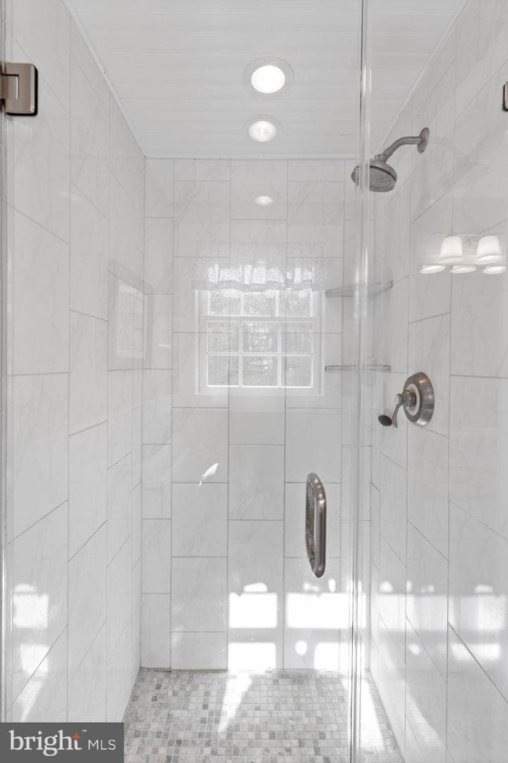 653 Valley Road photo 22