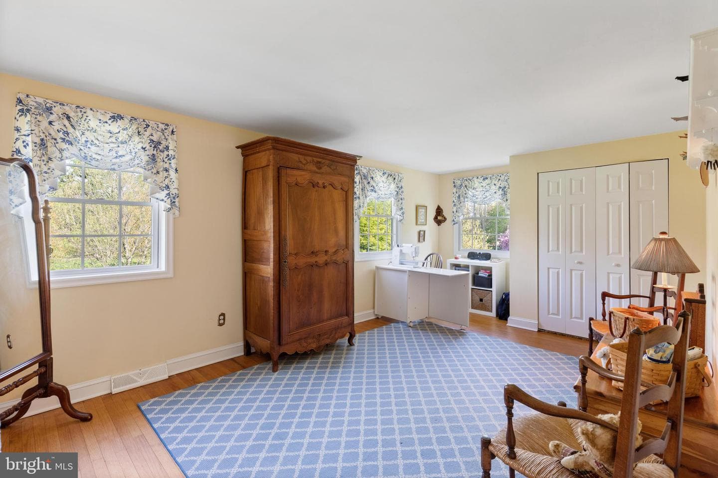 653 Valley Road photo 27
