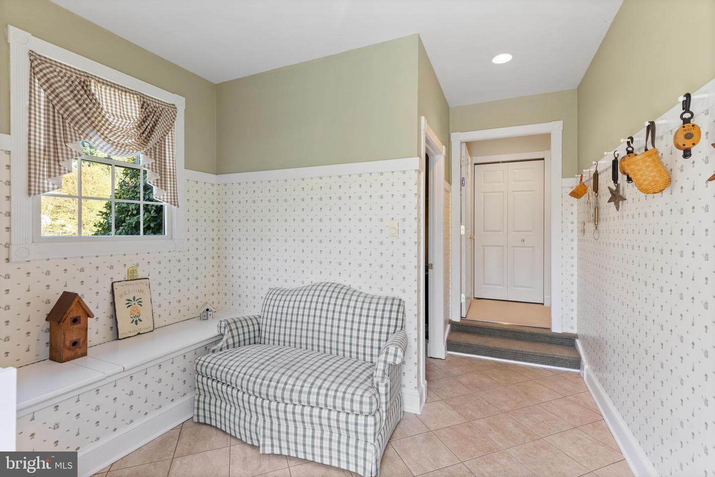 653 Valley Road photo 29