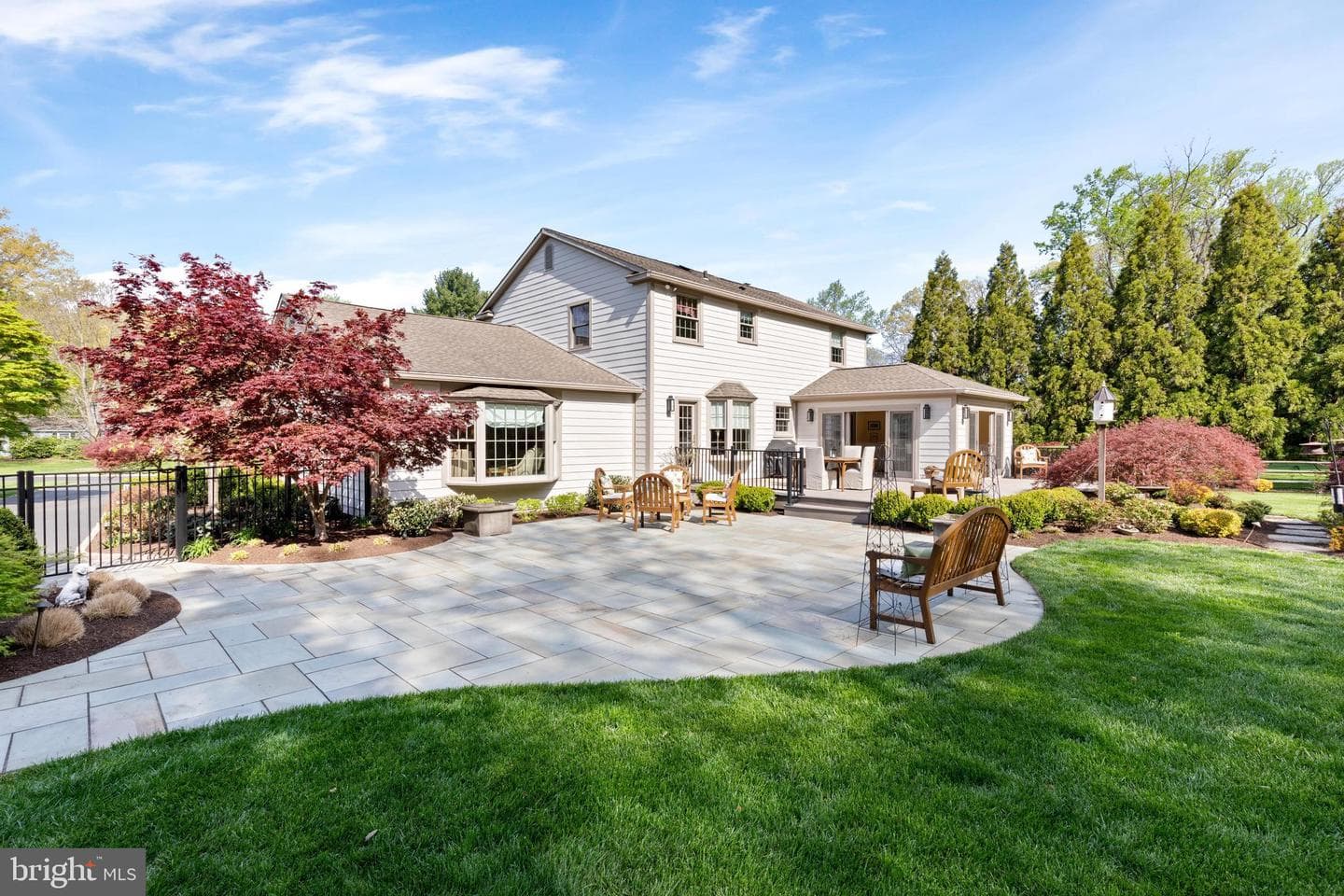 653 Valley Road photo 3