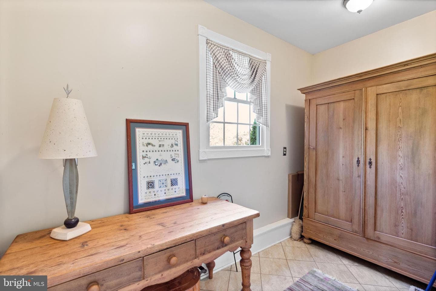 653 Valley Road photo 31