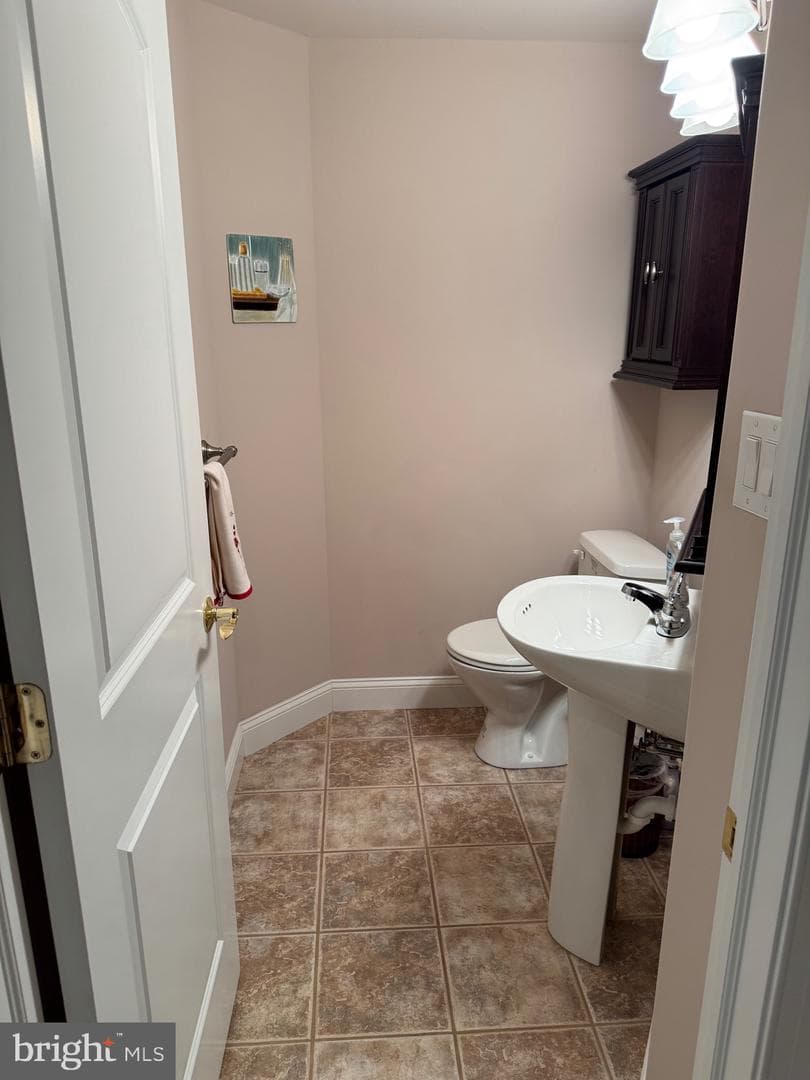 8 Buckley Circle photo 38