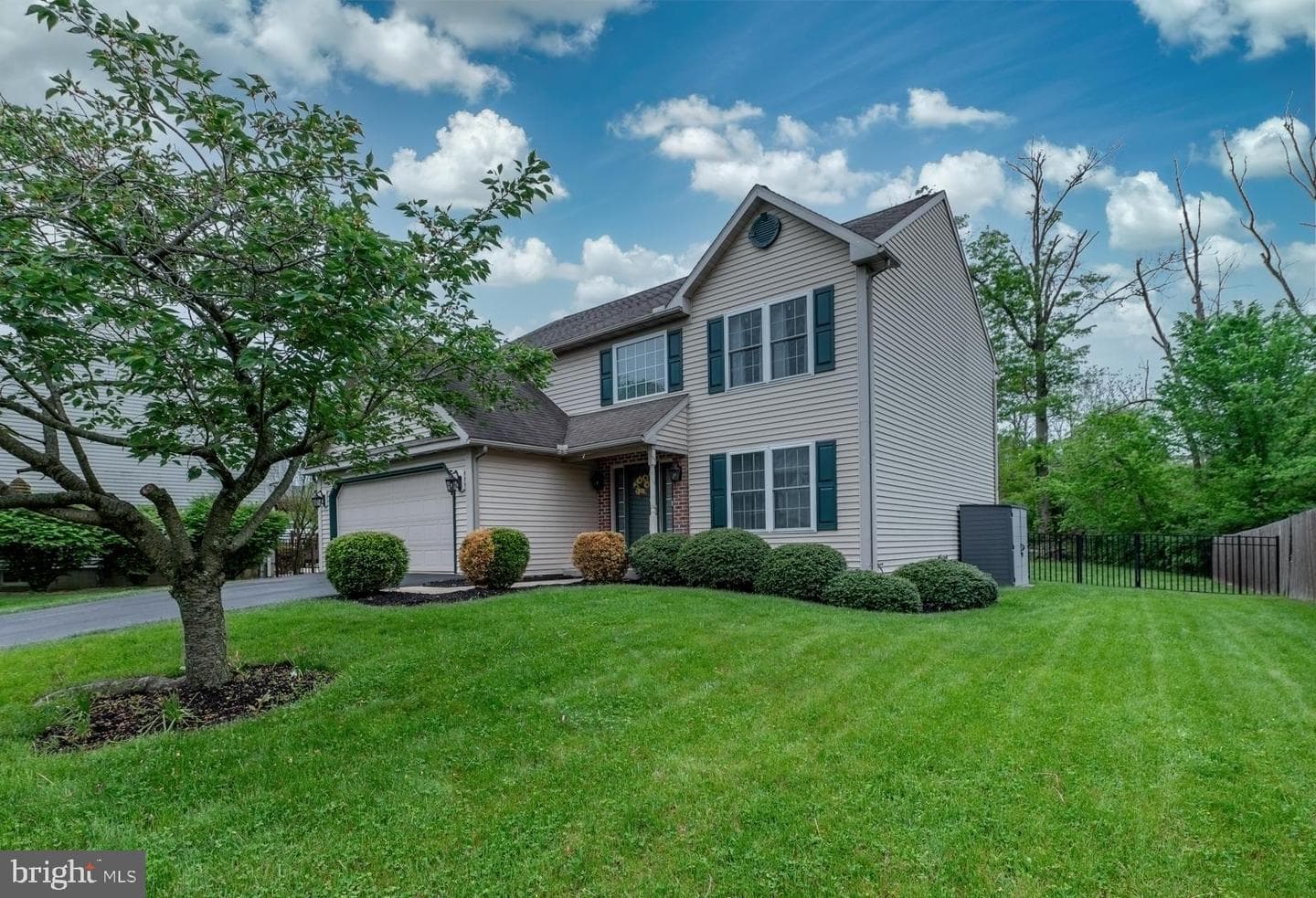 246 Micklitz Drive photo 2