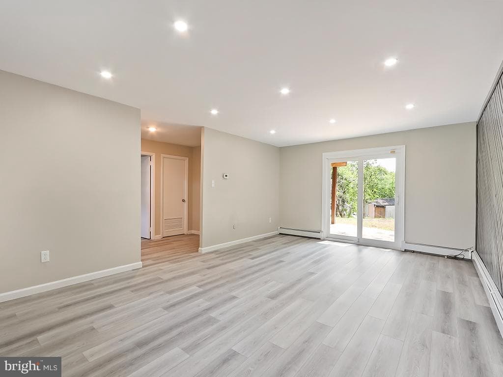 14 Featherbed Lane photo 40