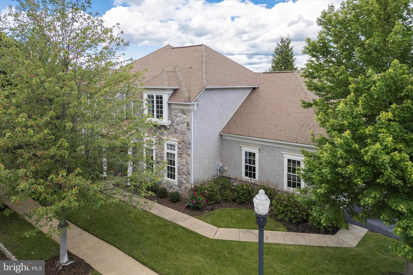137 Mahogany Way photo 2