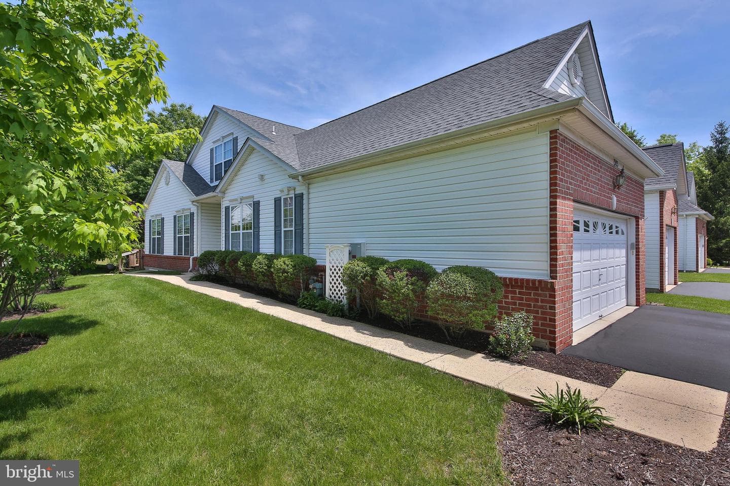1505 Tarrington Way photo 3