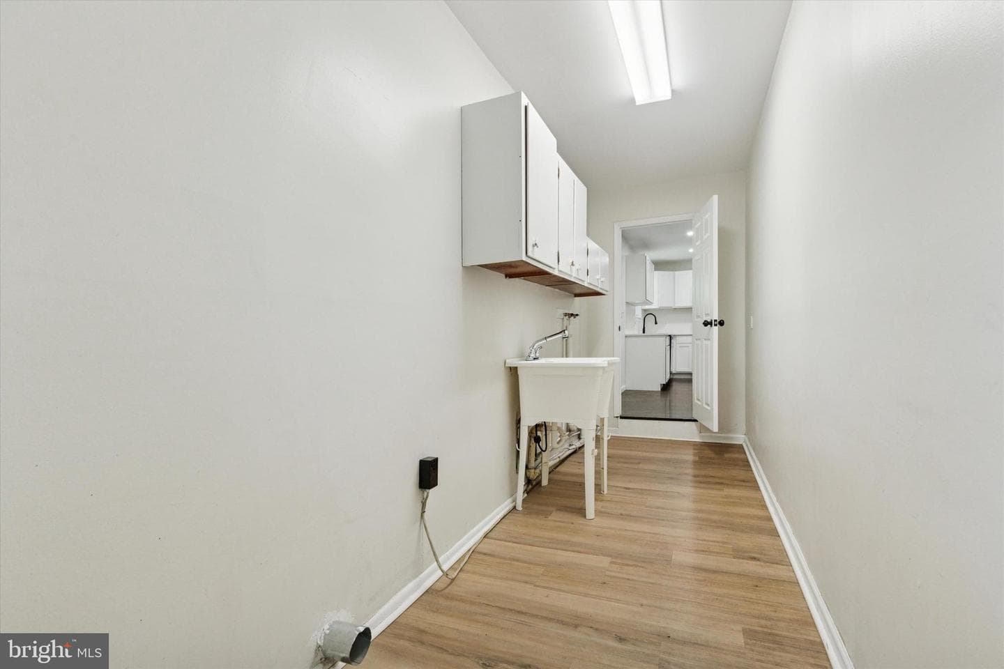 1523 Heather Place photo 12