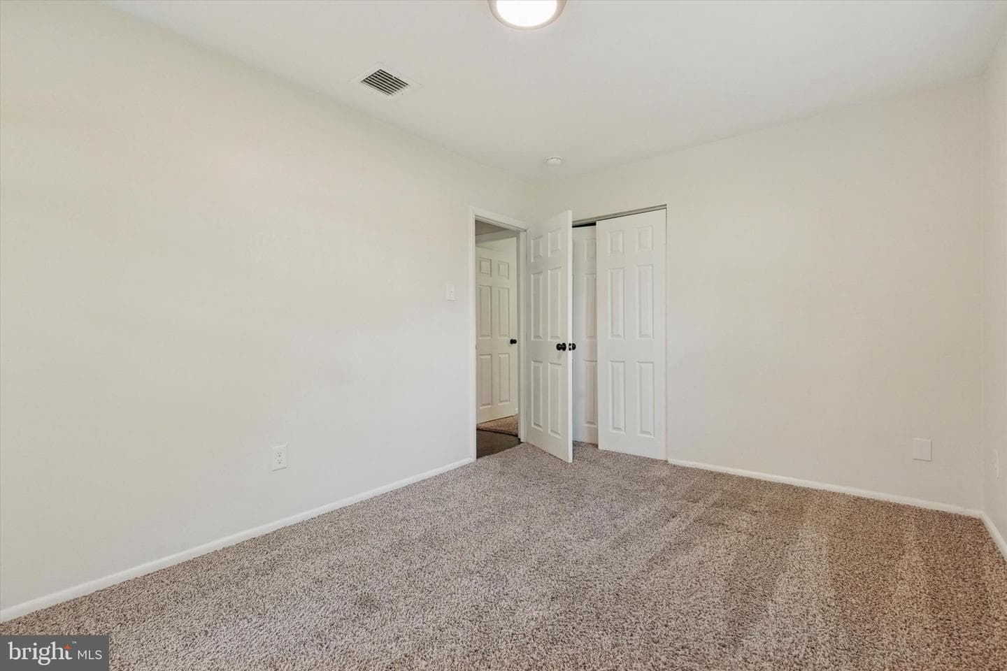 1523 Heather Place photo 17